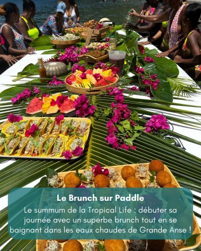 Beach brunch flottant en Martinique à Grande Anse, expérience gourmande sur l'eau